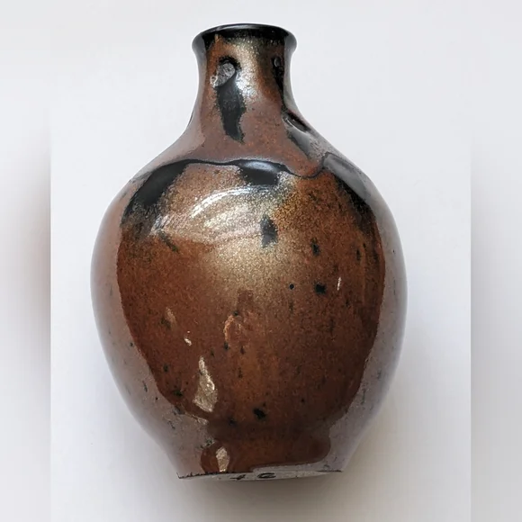 Studio Red & Black Stoneware Bud Base (Signed) - Picture 5 of 7